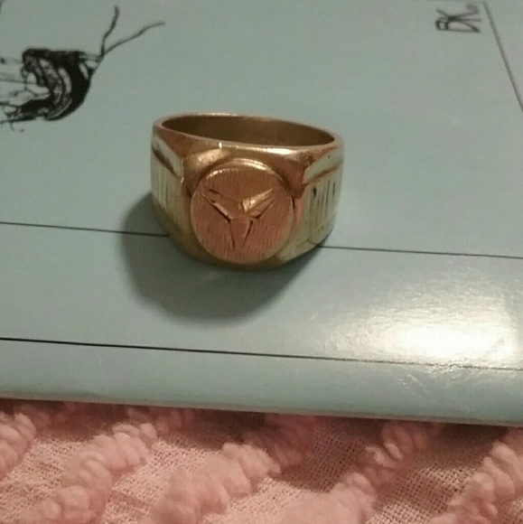 Mens Gold Ring - Picture 3 of 3